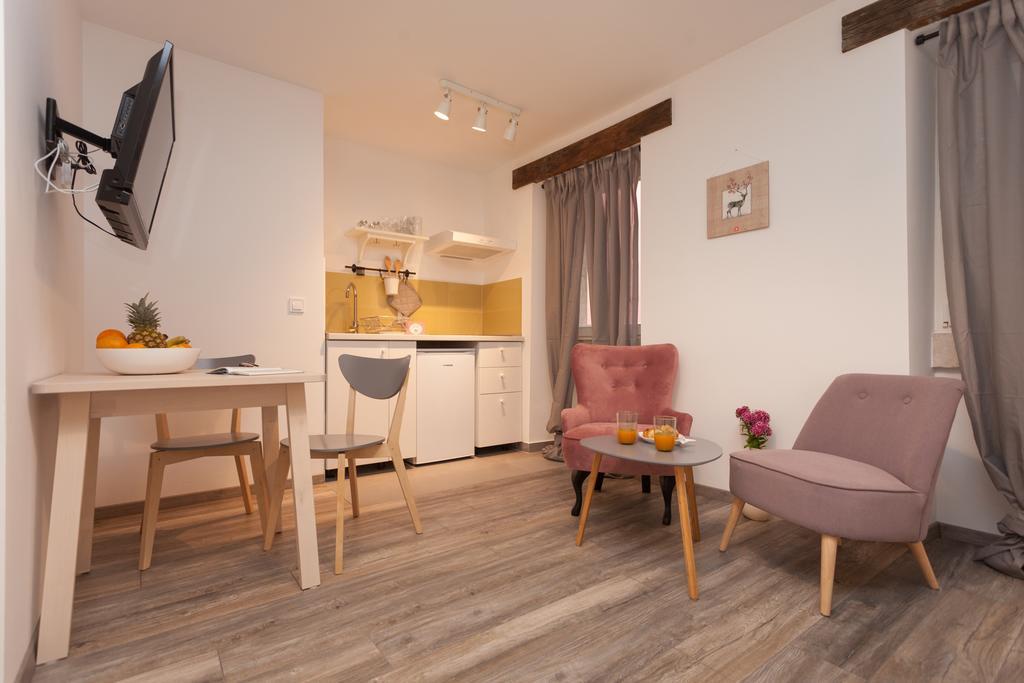 Apartments And Rooms Hey Rovinj Exterior photo