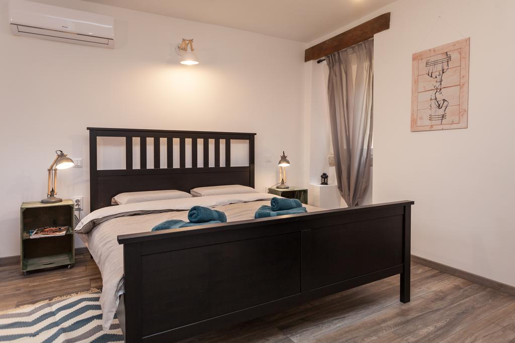 Apartments And Rooms Hey Rovinj Exterior photo