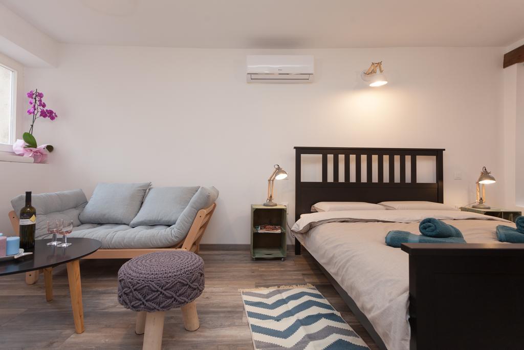 Apartments And Rooms Hey Rovinj Exterior photo