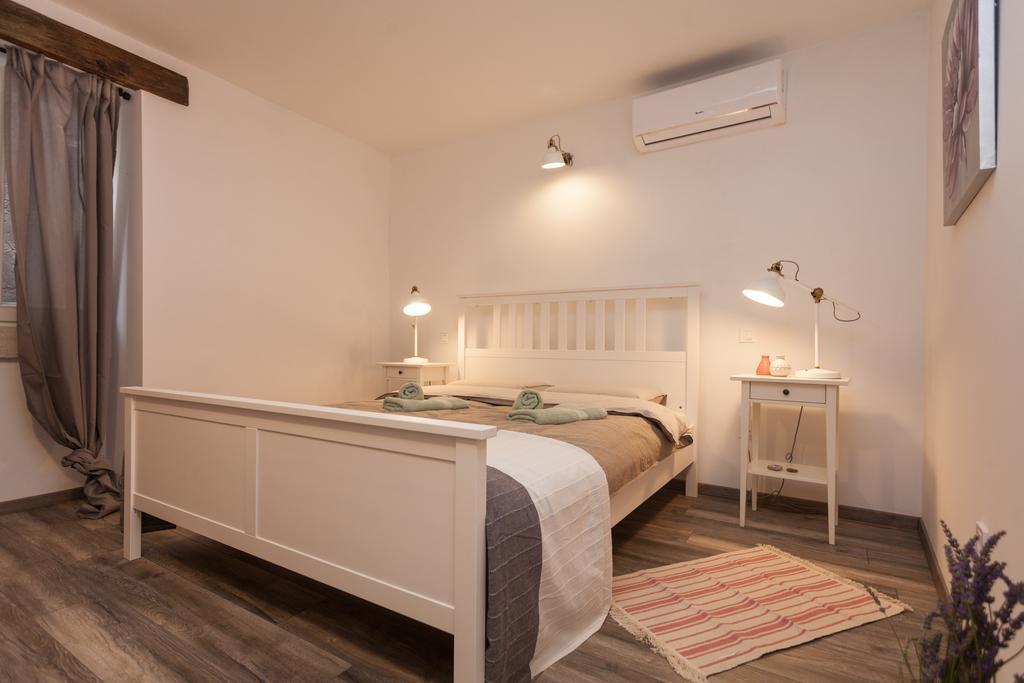 Apartments And Rooms Hey Rovinj Exterior photo